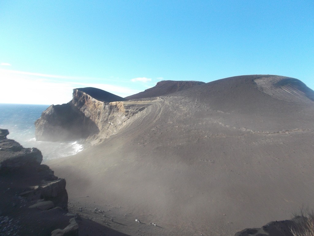 Capelinhos, al oeste de la isla de Faial (2014) foto de Maria Salvador